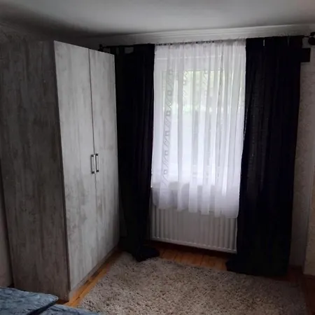 Bazen Apartment