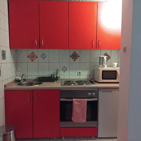 Bazen Apartment *